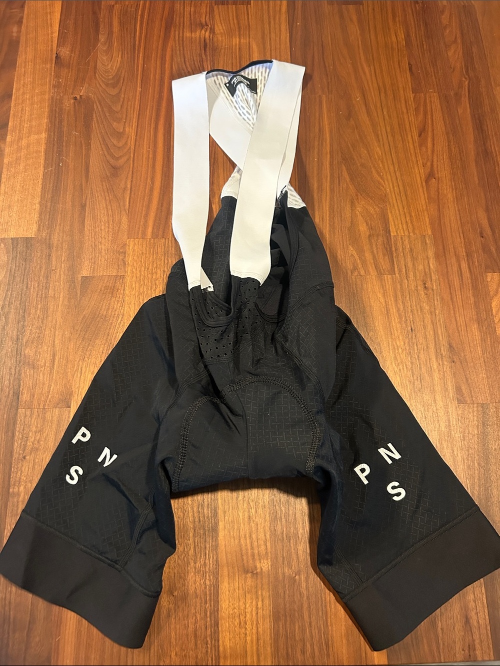 Men’s Black pas normal studios mechanism  Bib Small size